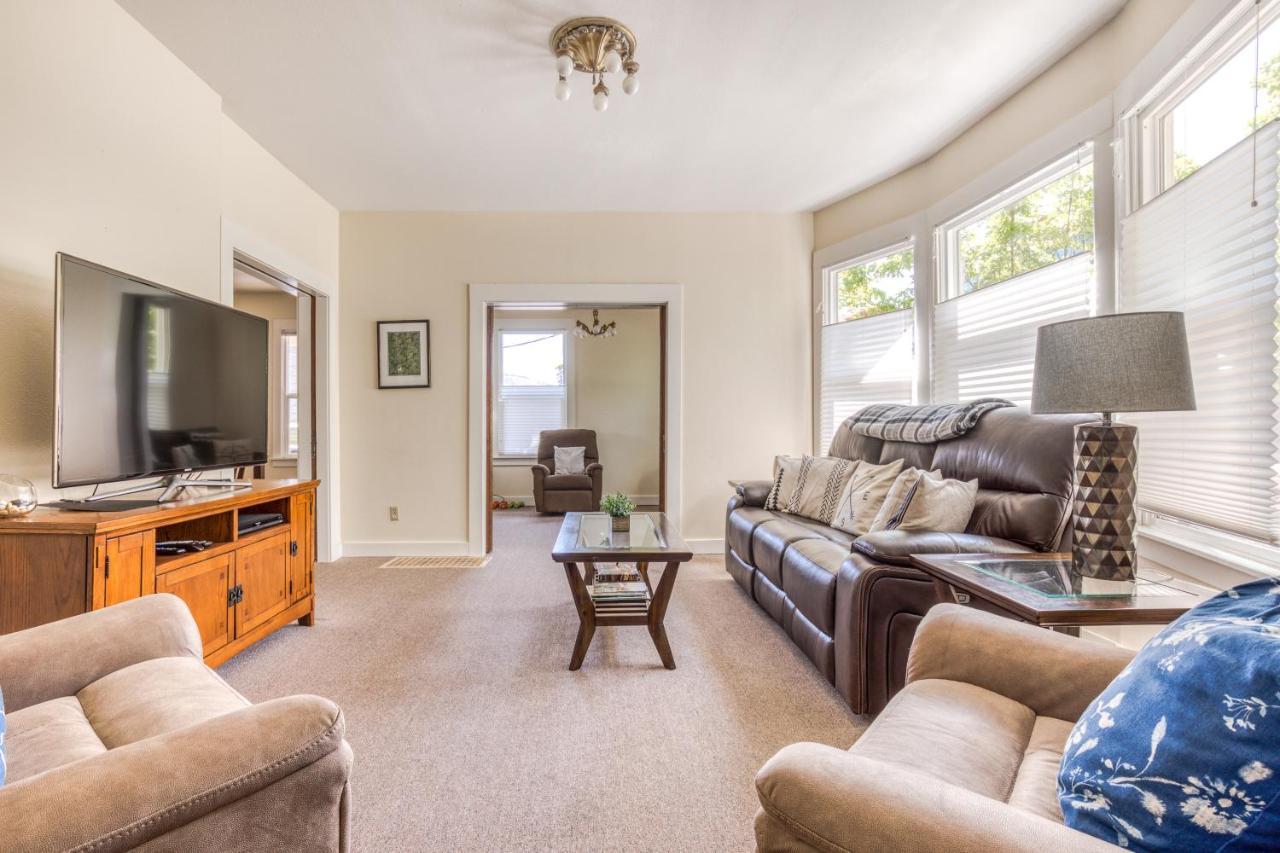 Azusa House Hood River Esterno foto